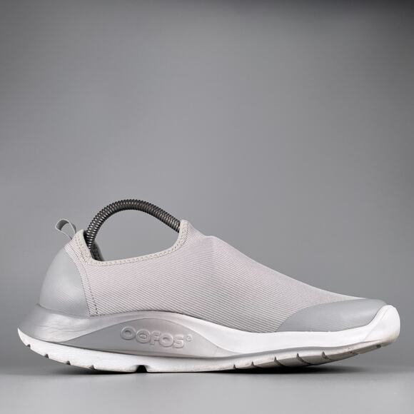 Oofos OOmg eeZee Men’s Size 9.5 Gray Comfort Slip On Recovery Sneakers Shoes GUC